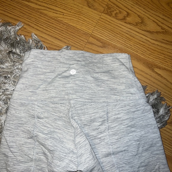 Lululemon leggings - Picture 3 of 4